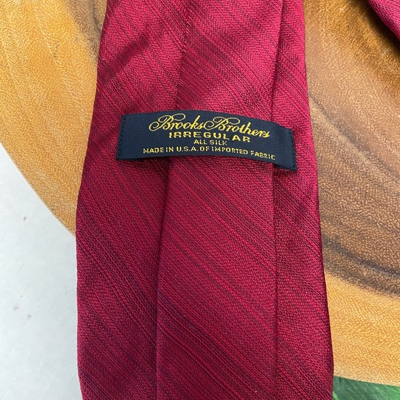 Brooks Brothers Irregular Red Tie - Picture 5 of 5
